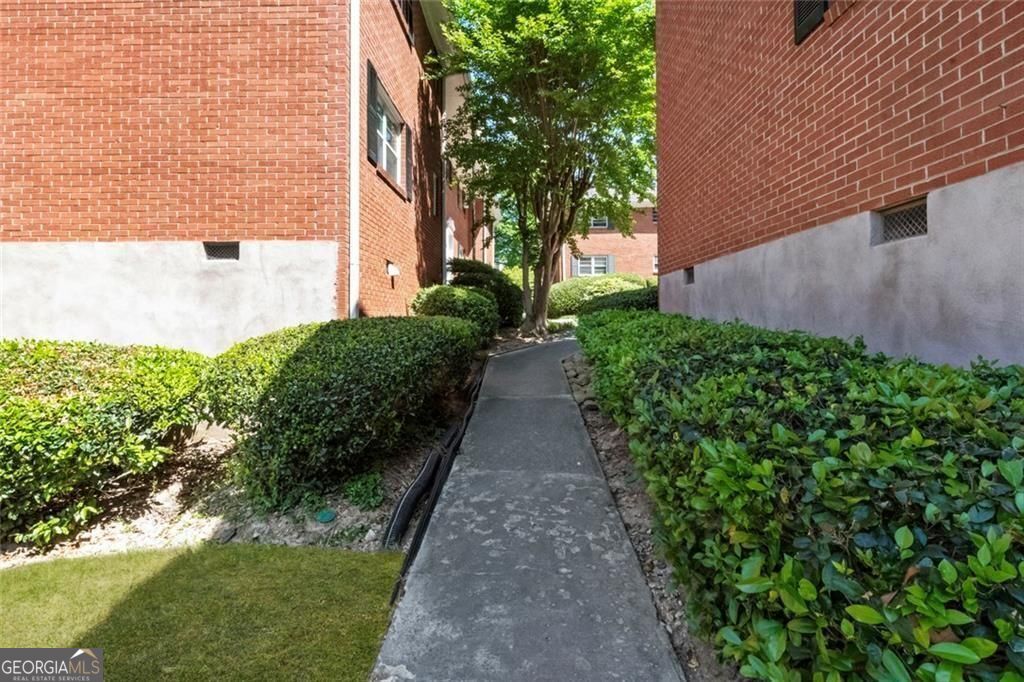 3660 Peachtree RD NE C2