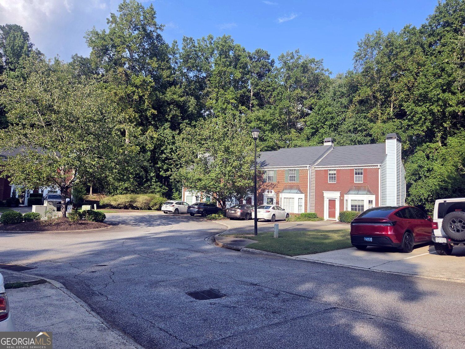 732 Anderson WALK