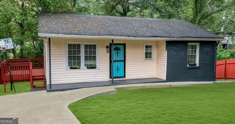 Photo of 1551 Ferno Drive NW, Atlanta, GA 30318 (MLS # 10688649)