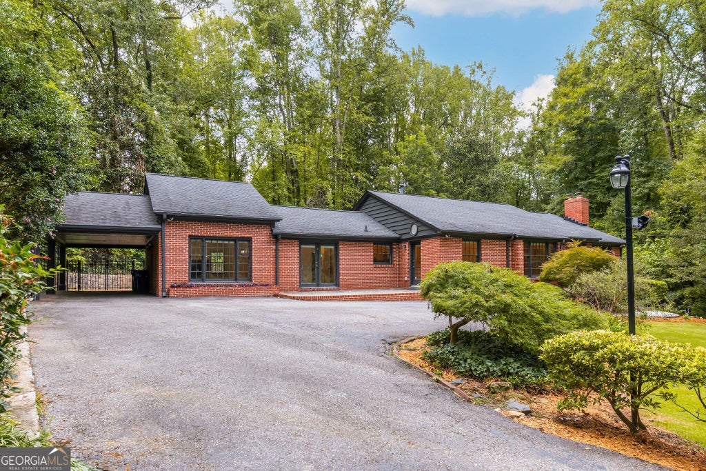 Photo of 2320 Lavista Road NE, Atlanta, GA 30329 (MLS # 10855880)
