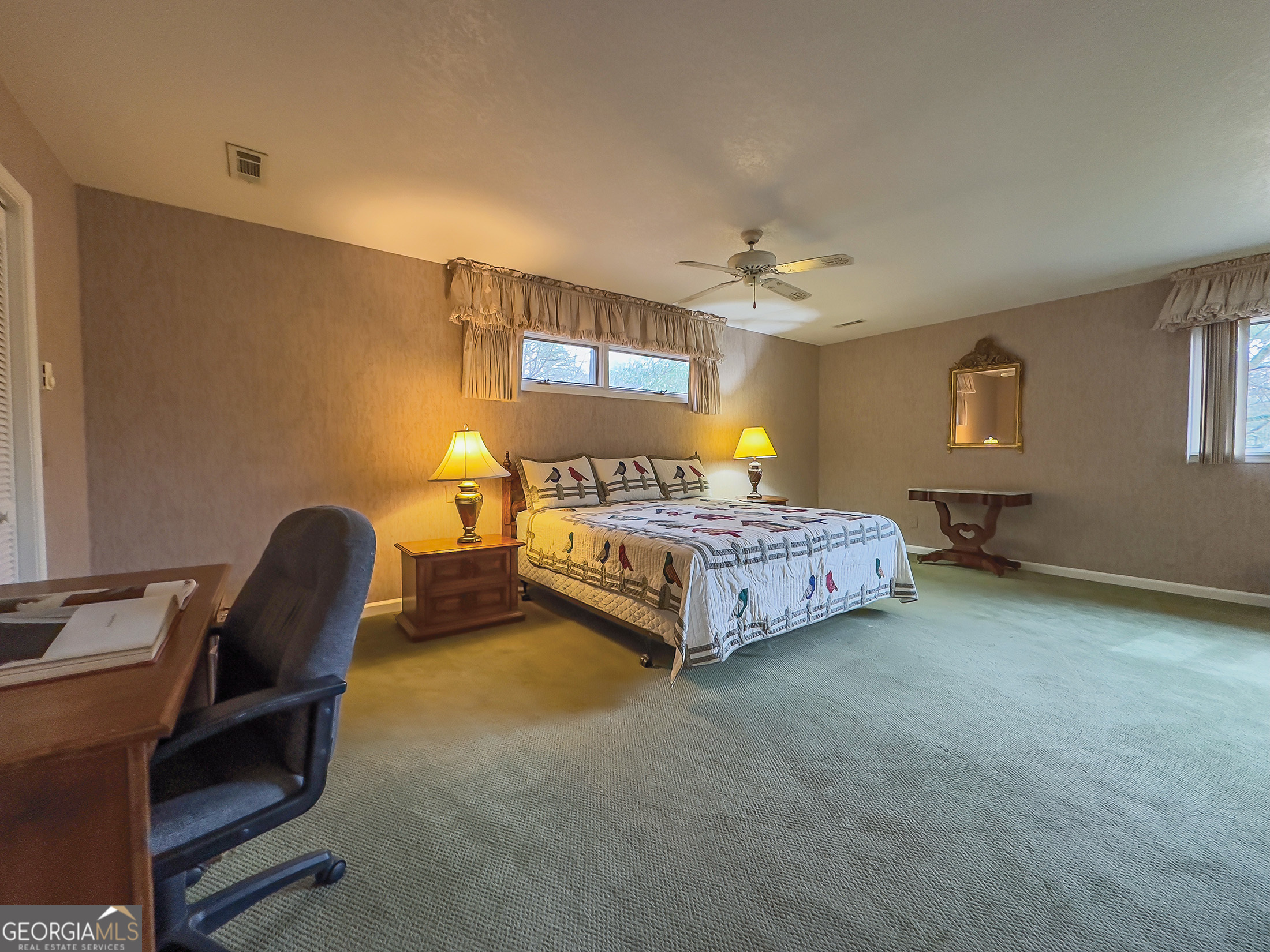 1081 Saddleback CIR