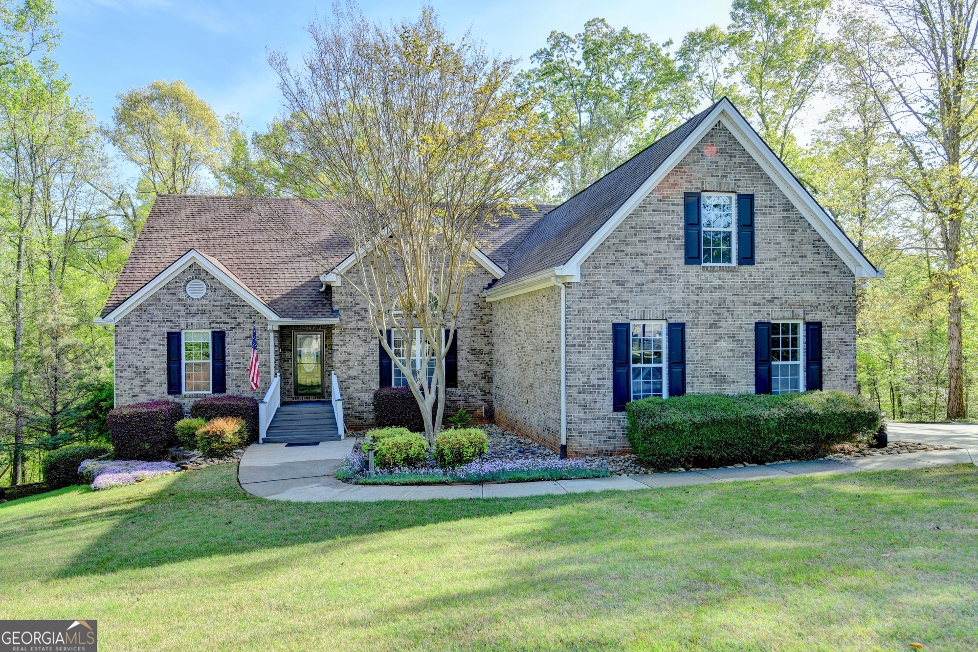124 Edgewater CT