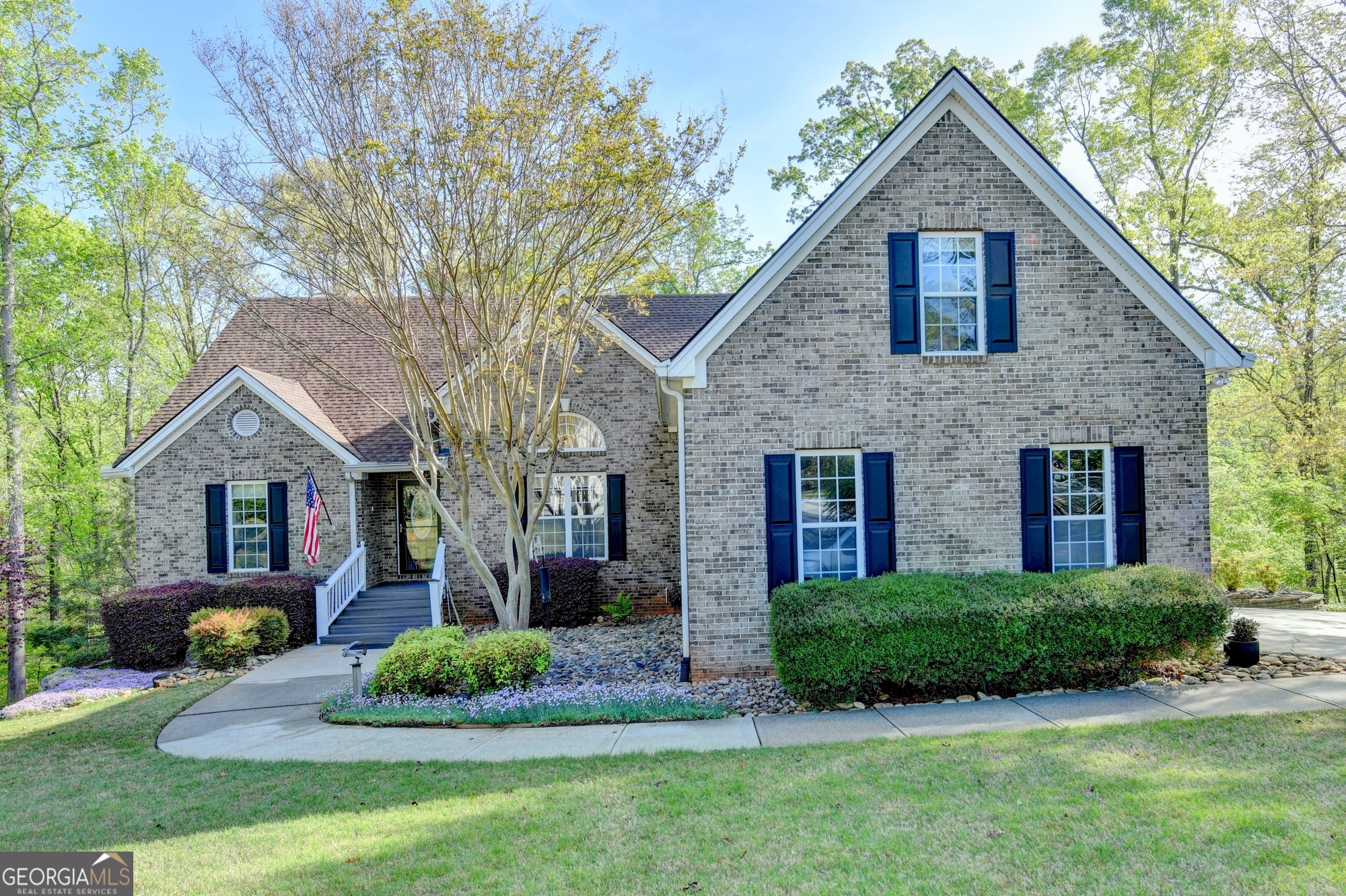 124 Edgewater CT