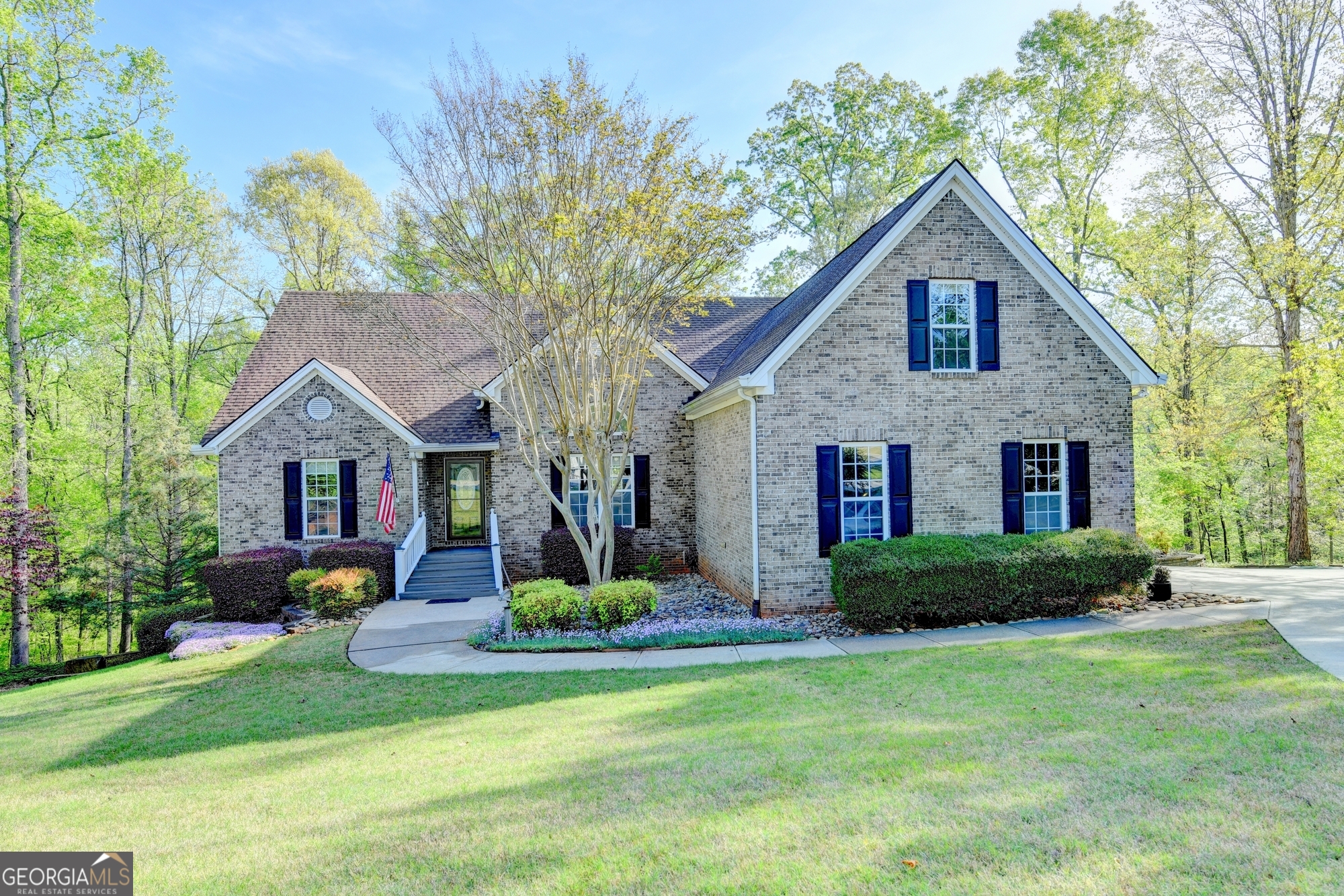 124 Edgewater CT