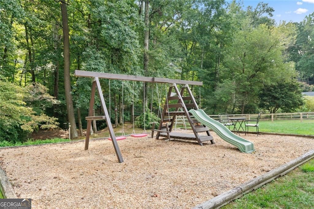 Marietta, Georgia 30067, United States, 4 Bedrooms Bedrooms, ,3 BathroomsBathrooms,Residential,Active,206093