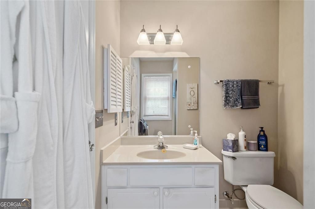 Marietta, Georgia 30067, United States, 4 Bedrooms Bedrooms, ,3 BathroomsBathrooms,Residential,Active,206093