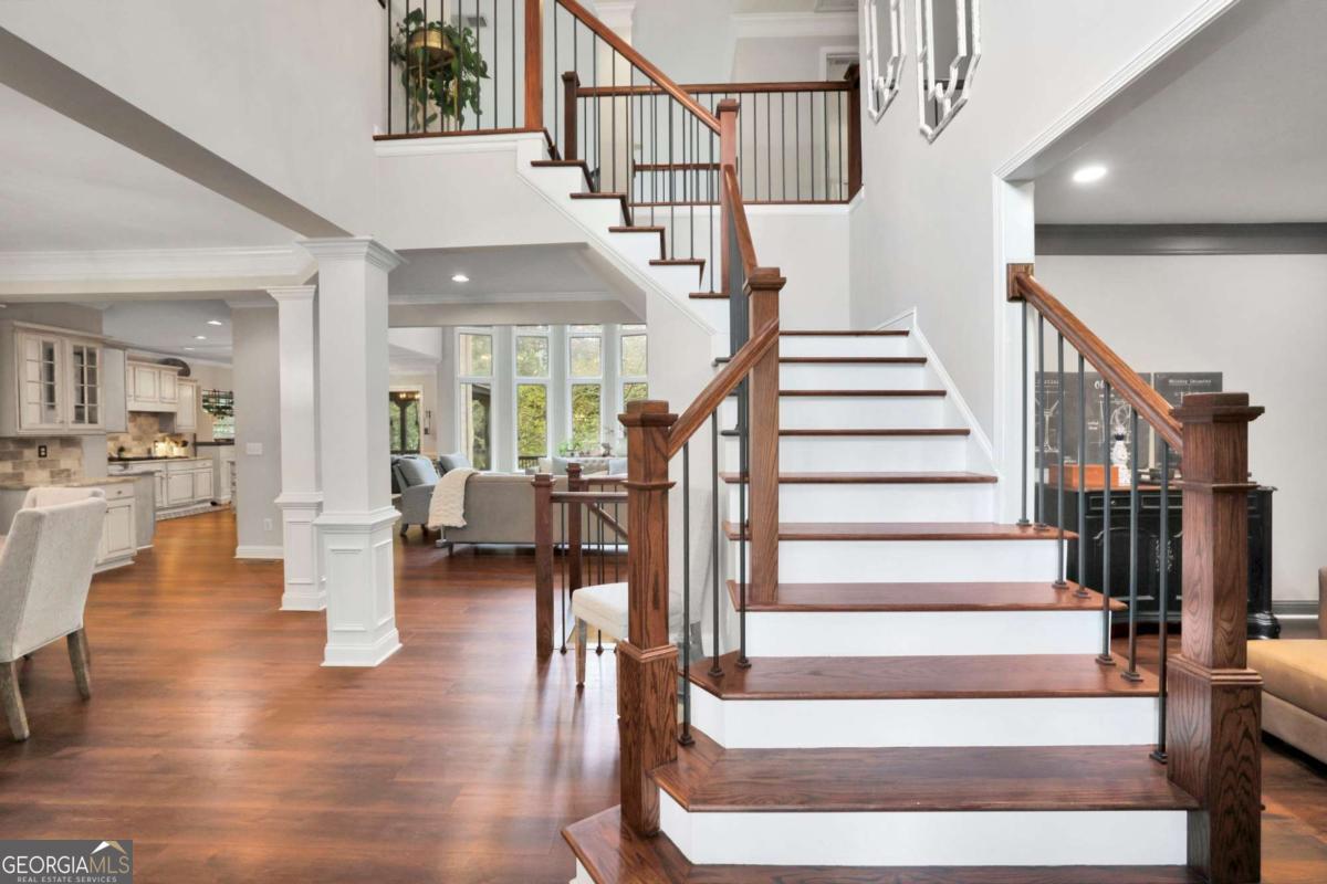 1011 Fairecroft CT