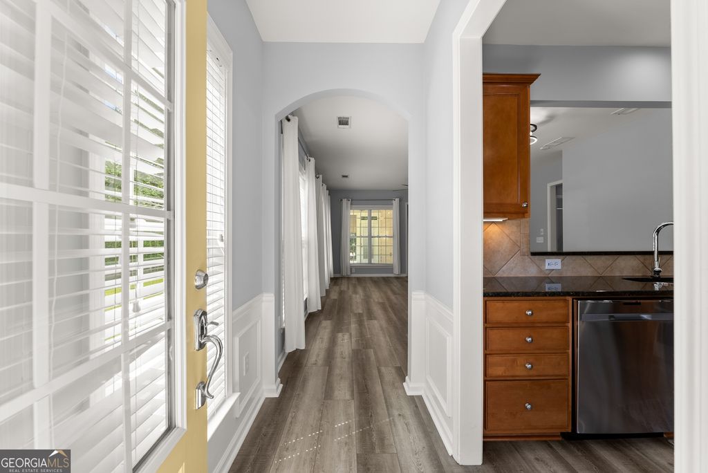 Photo of 6247 LONGLEAF Drive, Hoschton, GA 30548 (MLS # 10721990)