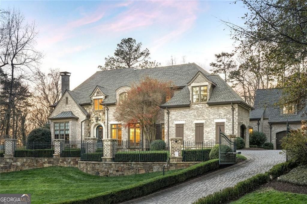 4076 Glen Devon DR NW