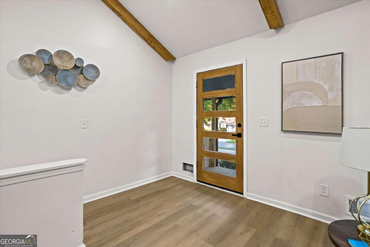 268 Sabrina CT