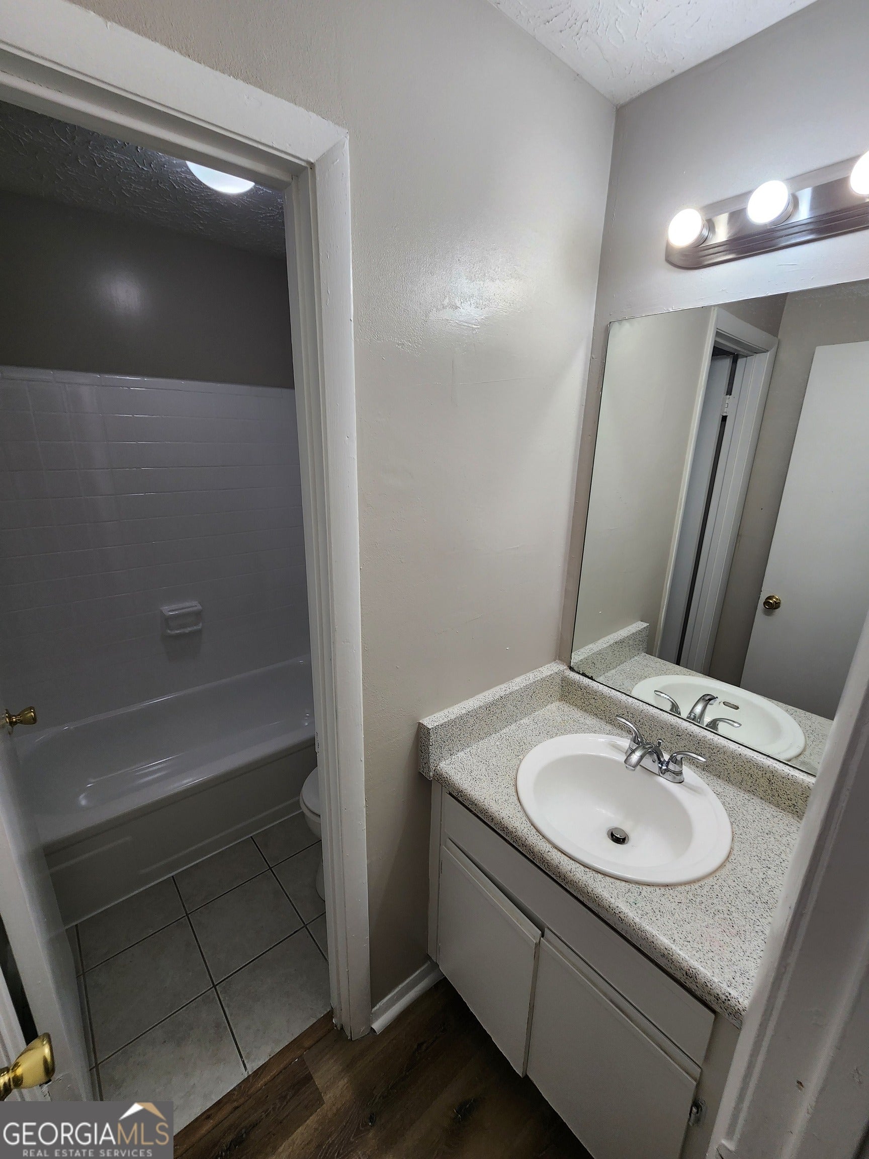 9400 Roberts DR # 3 D