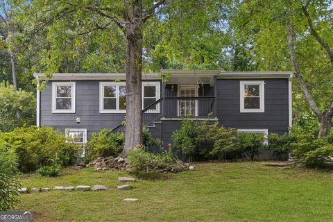 Photo of 1992 Shalimar Drive NE, Atlanta, GA 30345 (MLS # 10769796)
