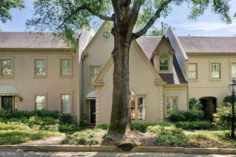 Photo of 2525 Peachtree Road NE #25, Atlanta, GA 30305 (MLS # 10586815)