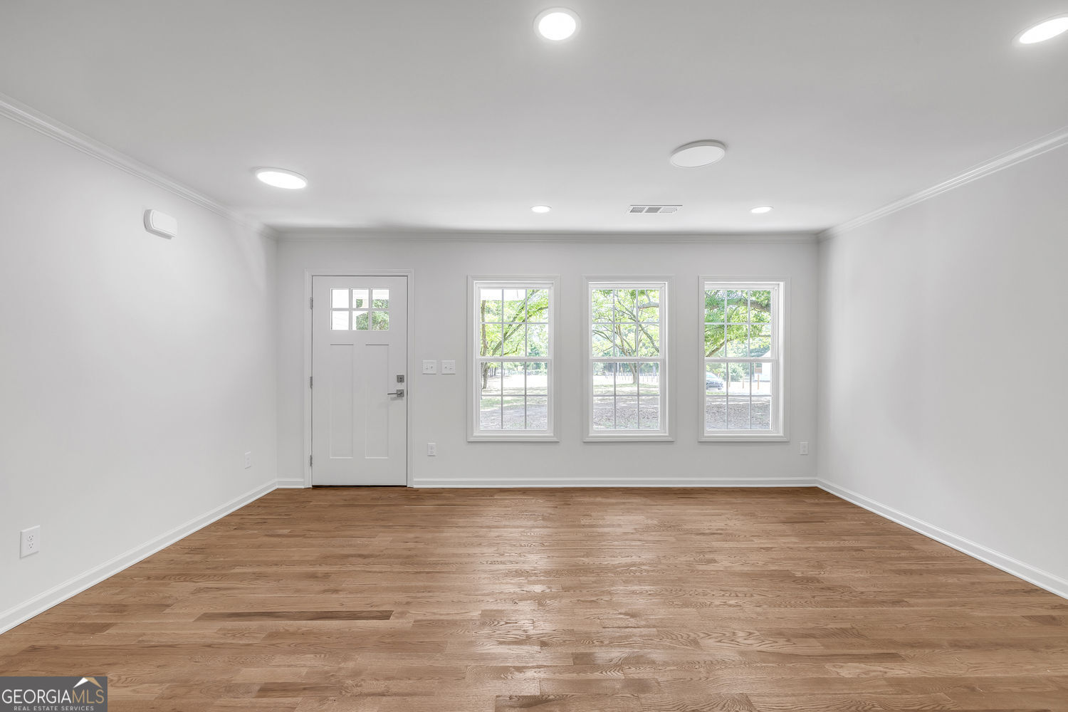 3466 NE Zingara RD NE