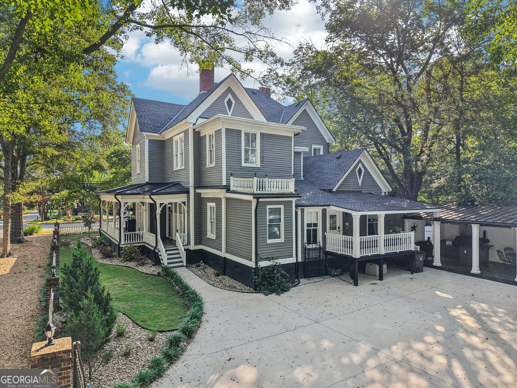 207 E Hightower Trail