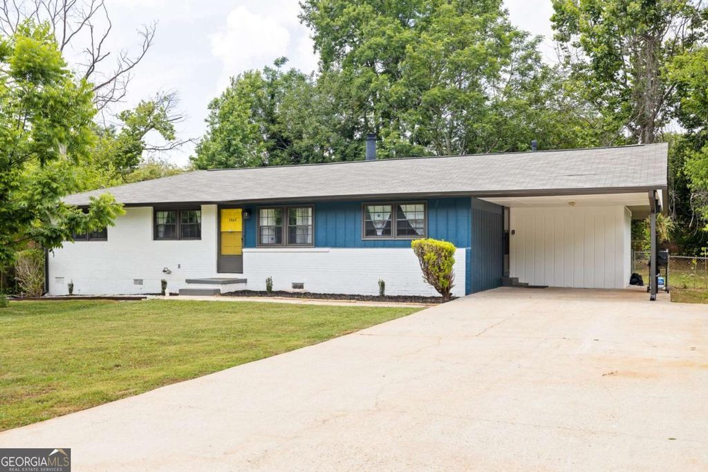 Photo of 3842 Brookcrest Circle, Decatur, GA 30032 (MLS # 10639397)