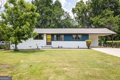 Photo of 3842 Brookcrest Circle, Decatur, GA 30032 (MLS # 10639397)
