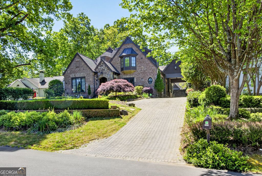 Photo of 1031 Eulalia Road NE, Atlanta, GA 30319 (MLS # 10756793)