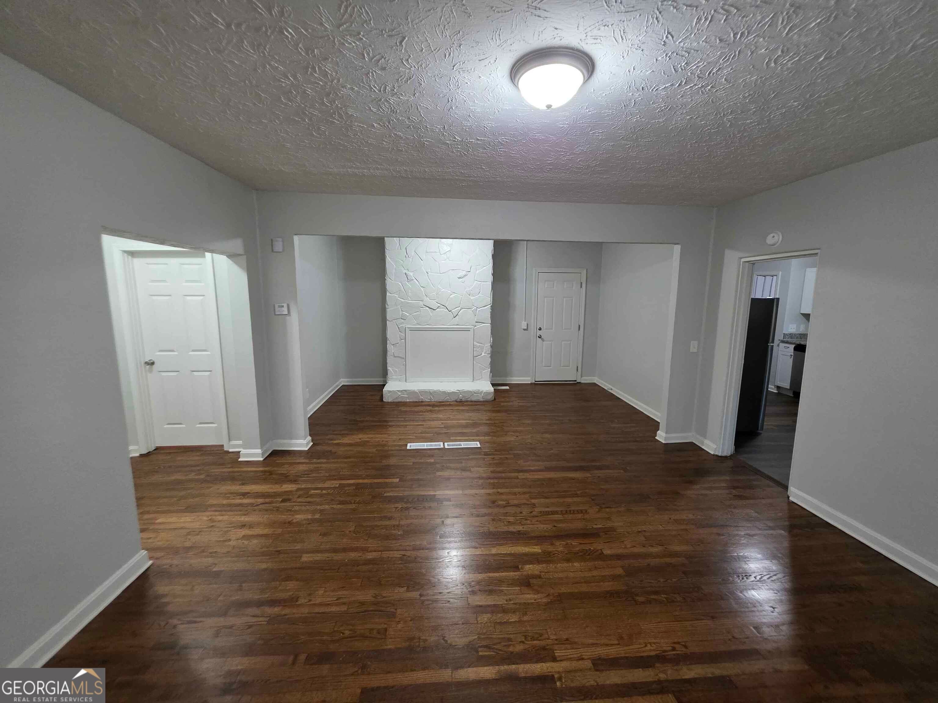 527 Walton RD