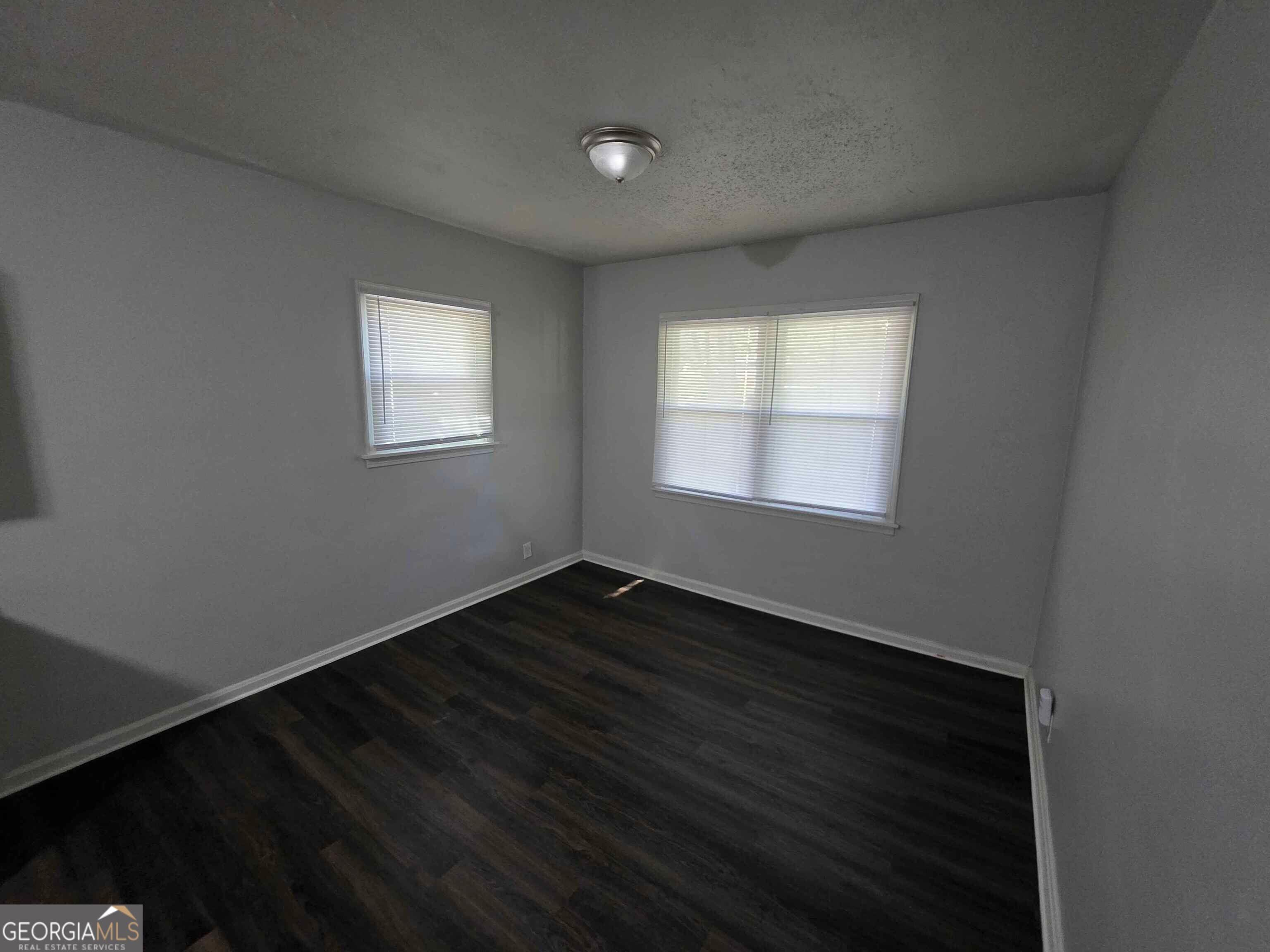 527 Walton RD