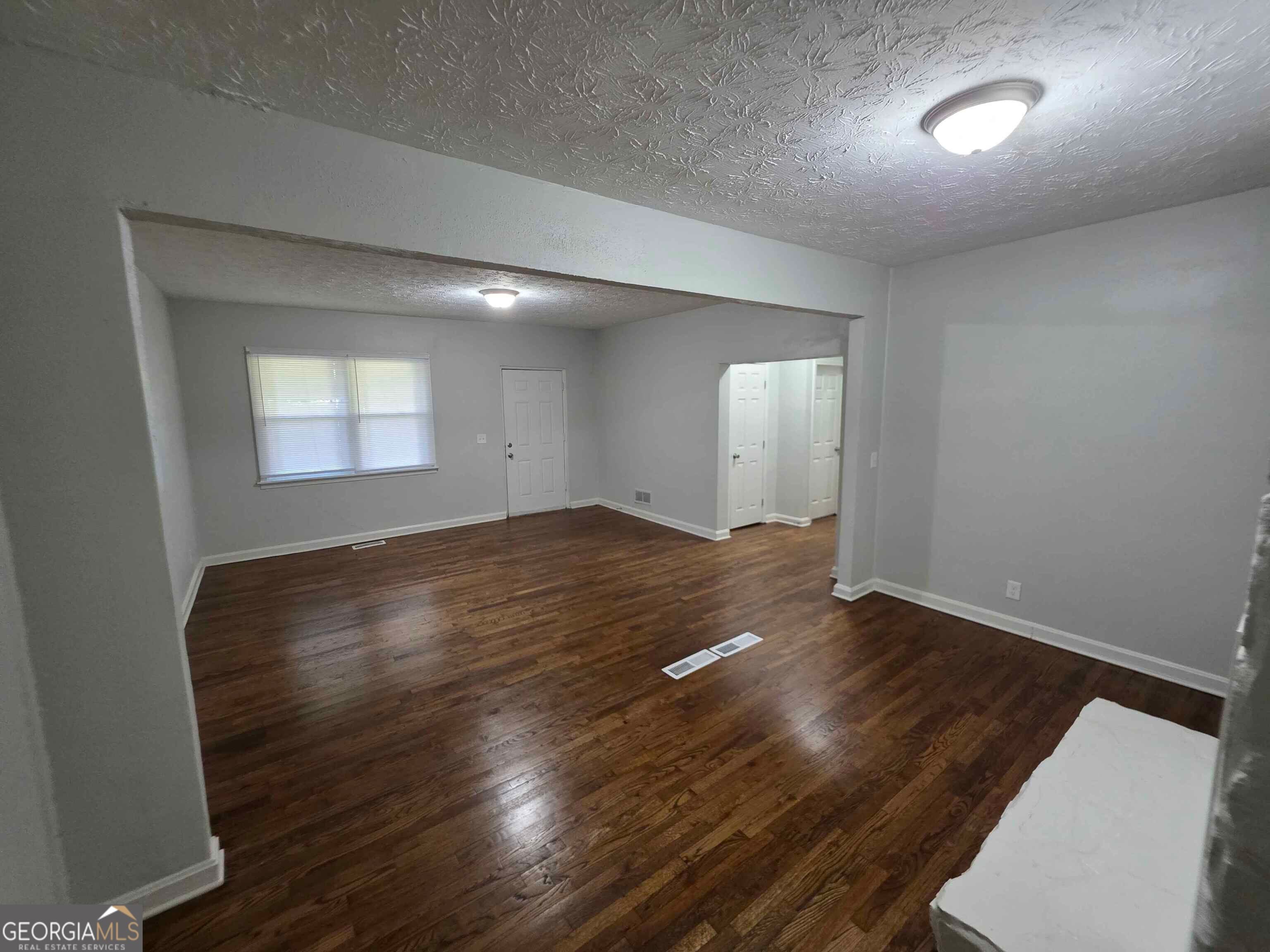 527 Walton RD
