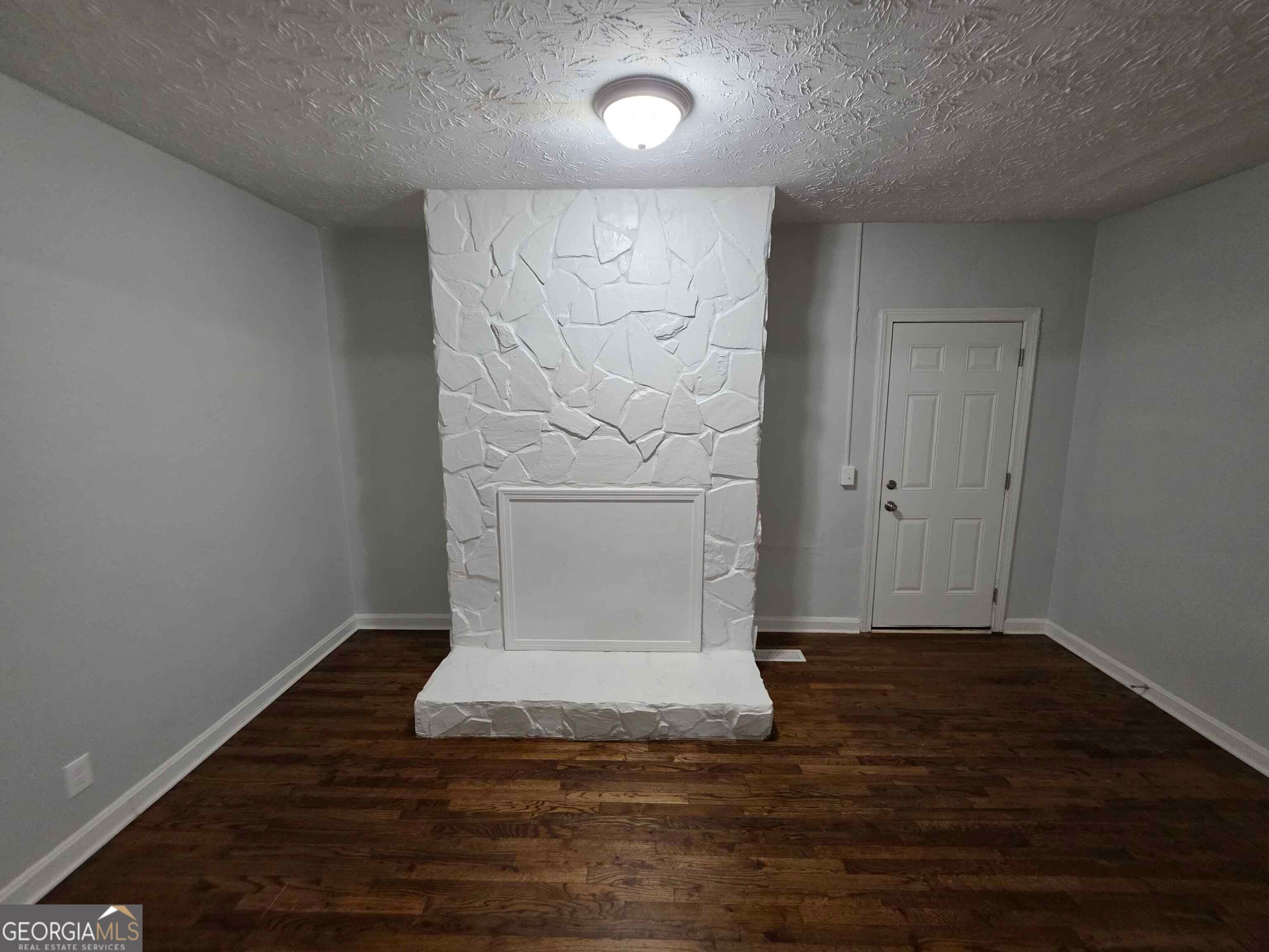 527 Walton RD