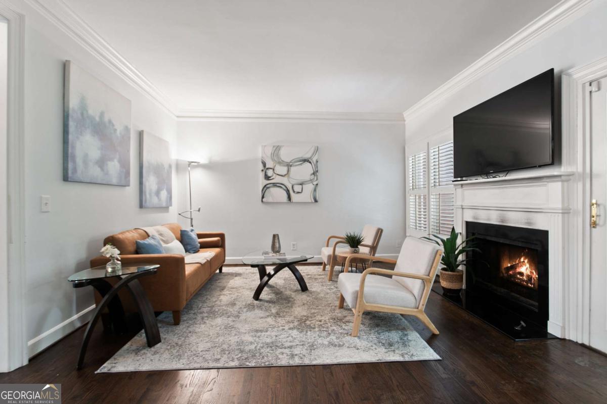3873 Roswell RD NE 17