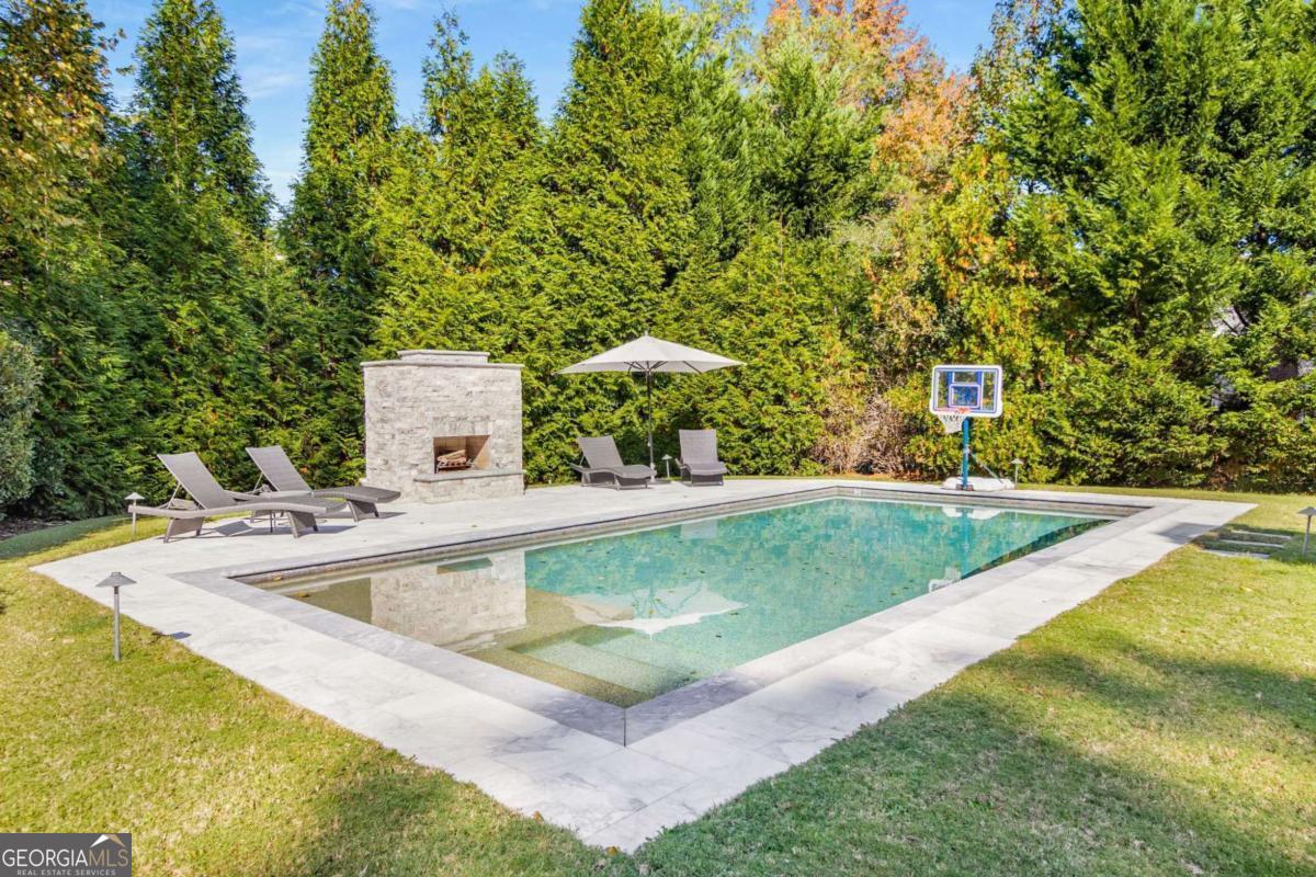 1135 Ascott Valley DR