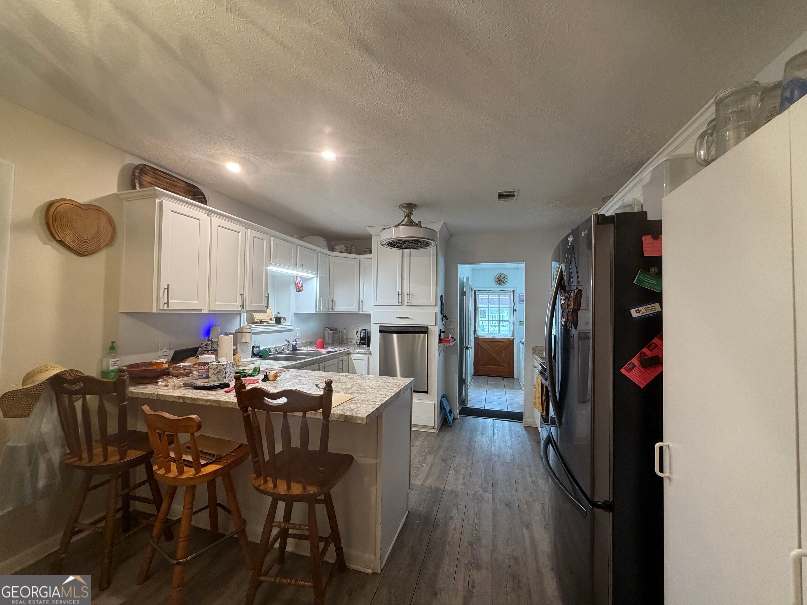 66 W Tenth ST