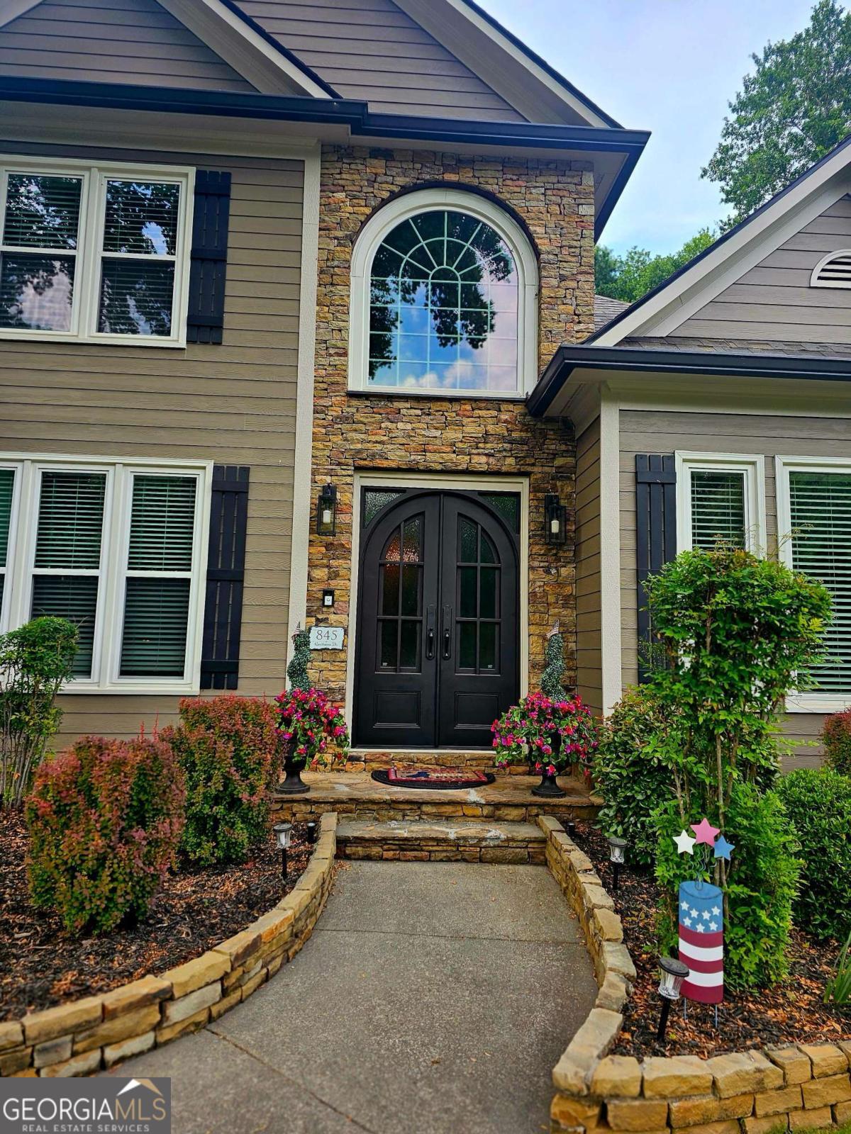 845 Riverhaven DR