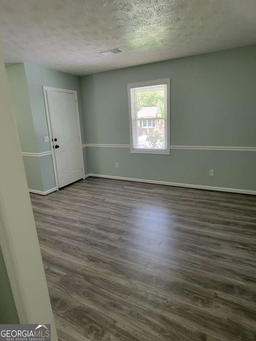 4648 Pine Tree CIR B