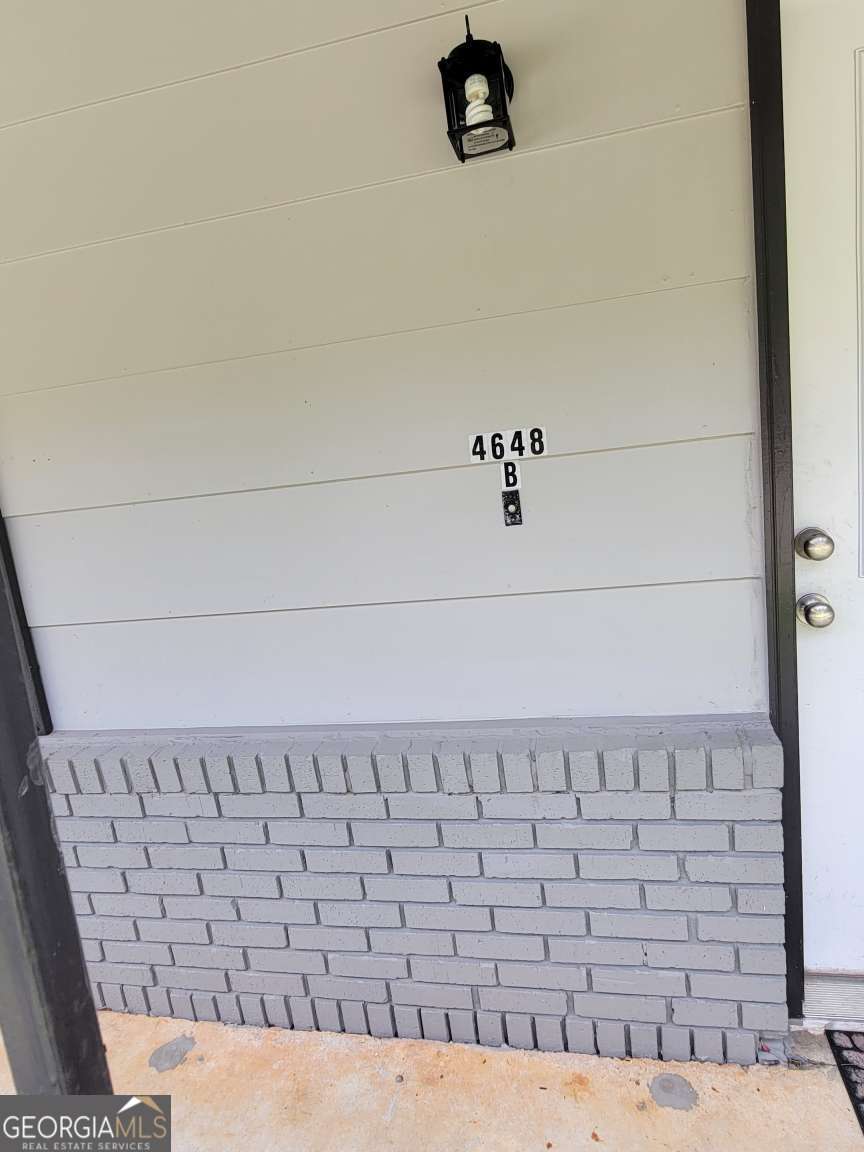 4648 Pine Tree CIR B