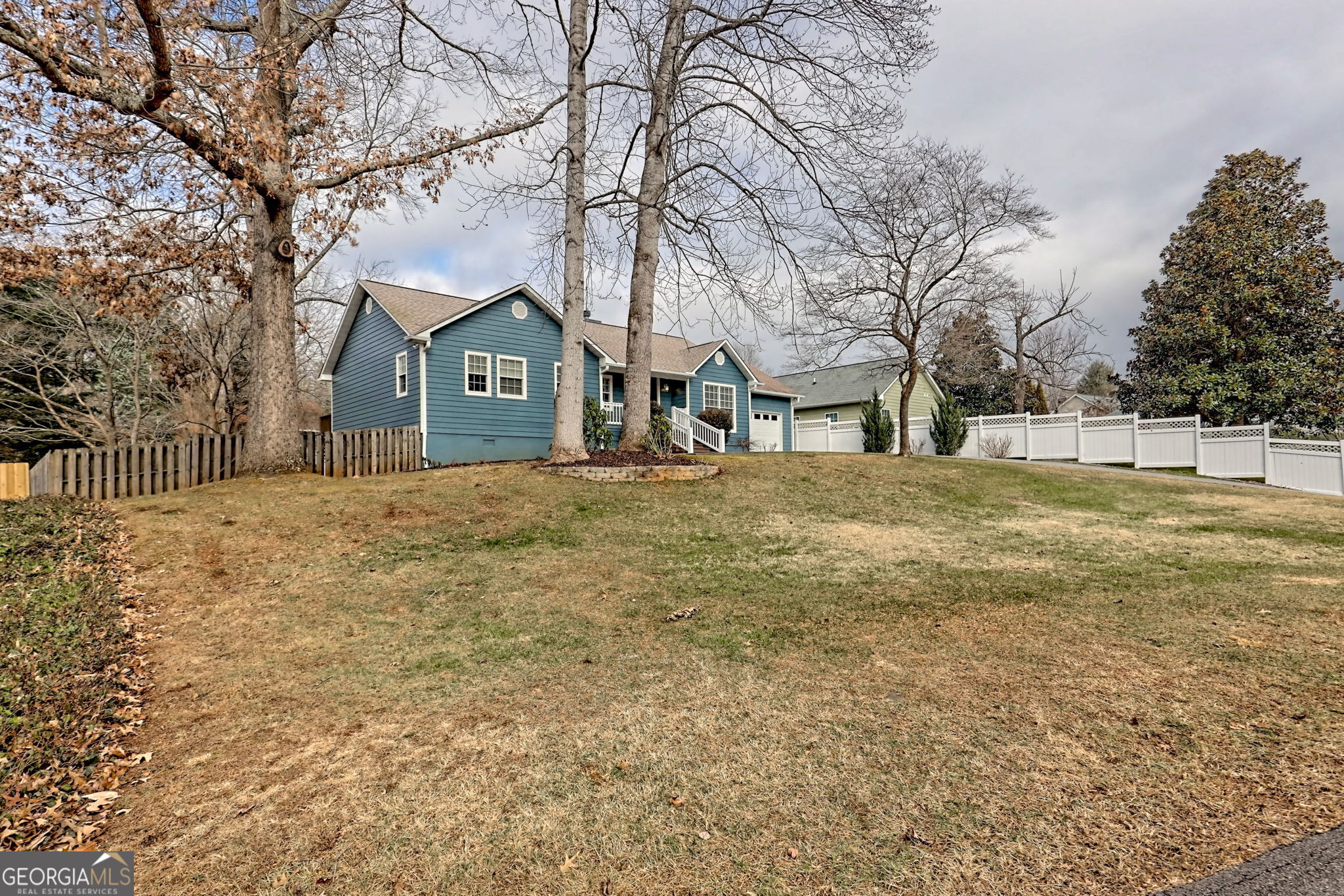 450 Long View DR