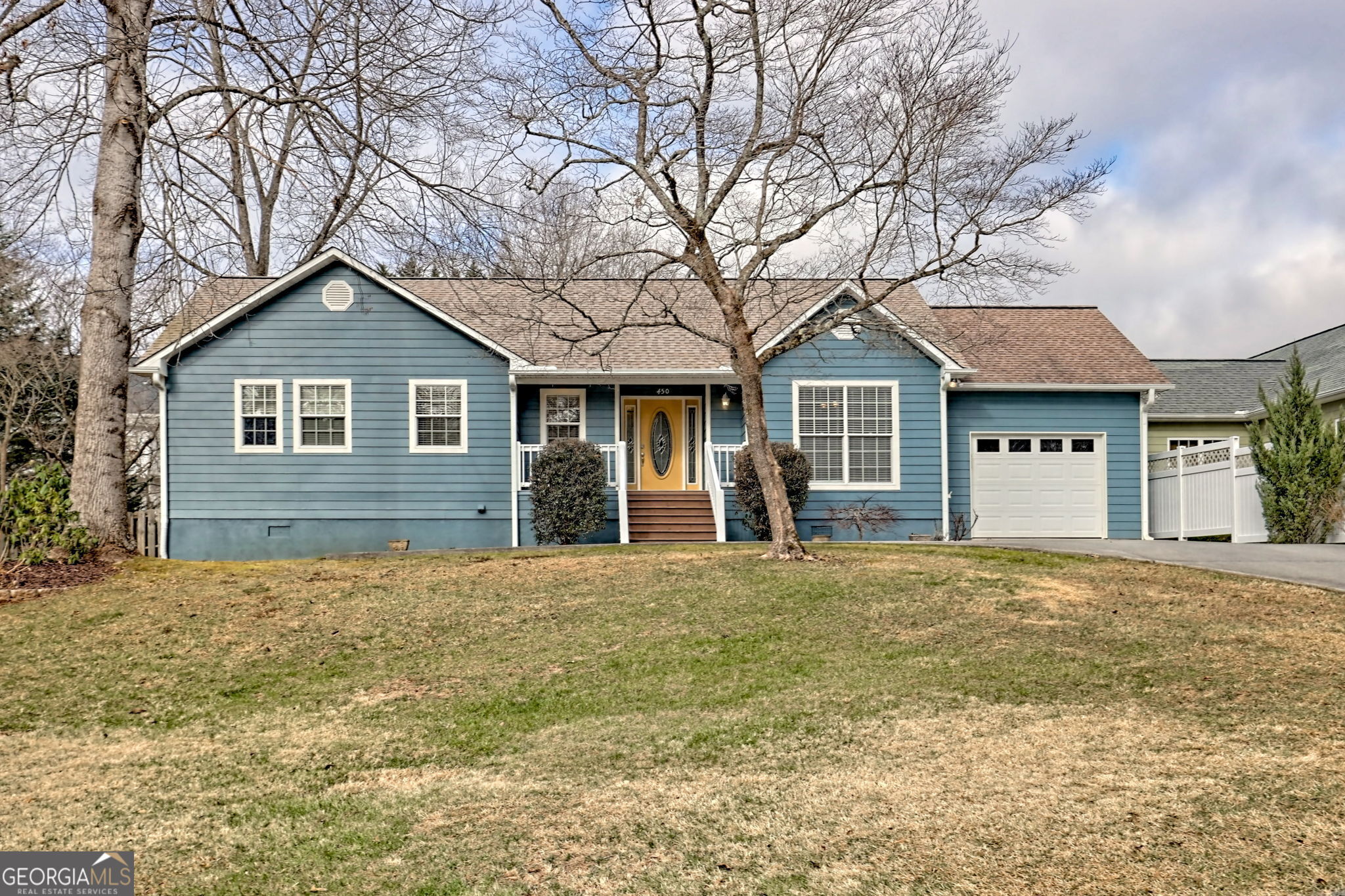 450 Long View DR