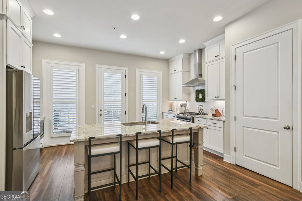 Photo of 220 Mitchell Lane, Woodstock, GA 30188 (MLS # 10766337)