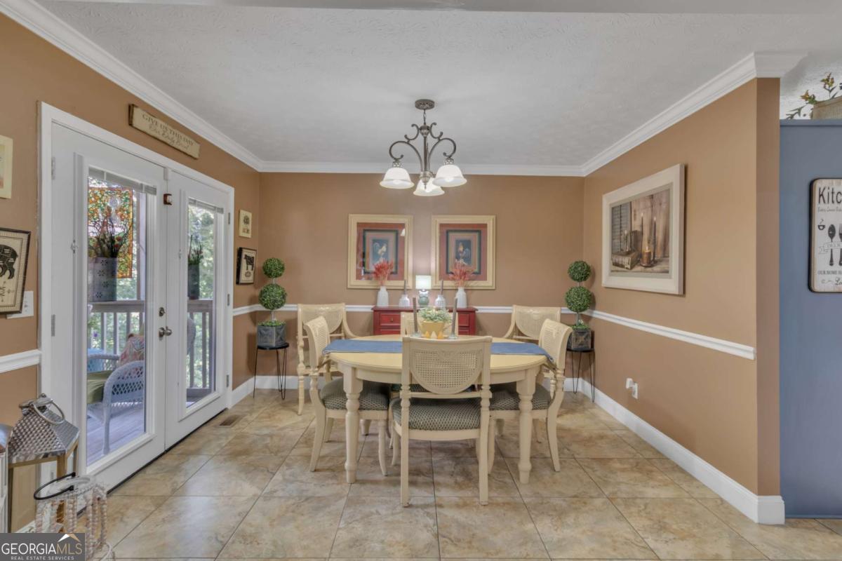 3105 NAVAJO CIRCLE