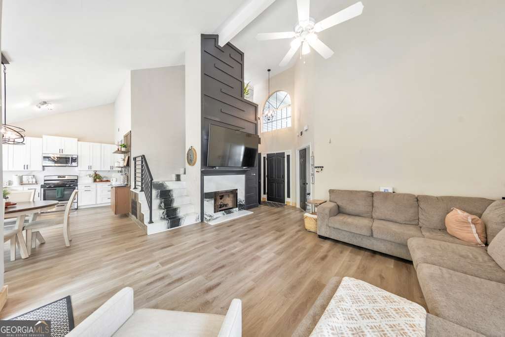 888 Halston CT