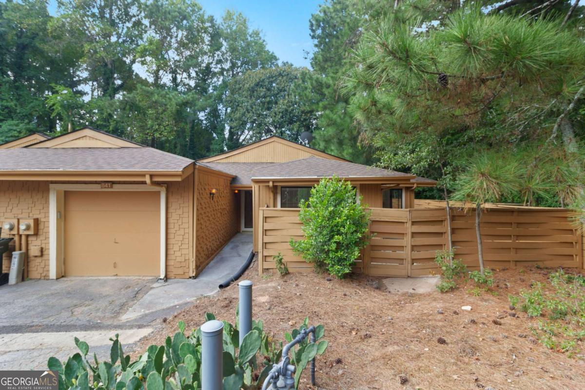 841 Lake Hollow BLVD SW