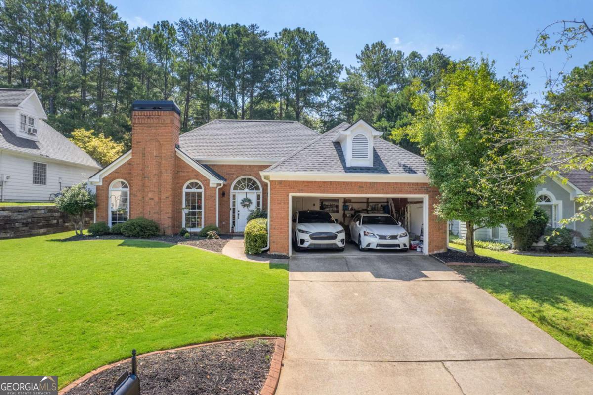 180 Glen Holly DR