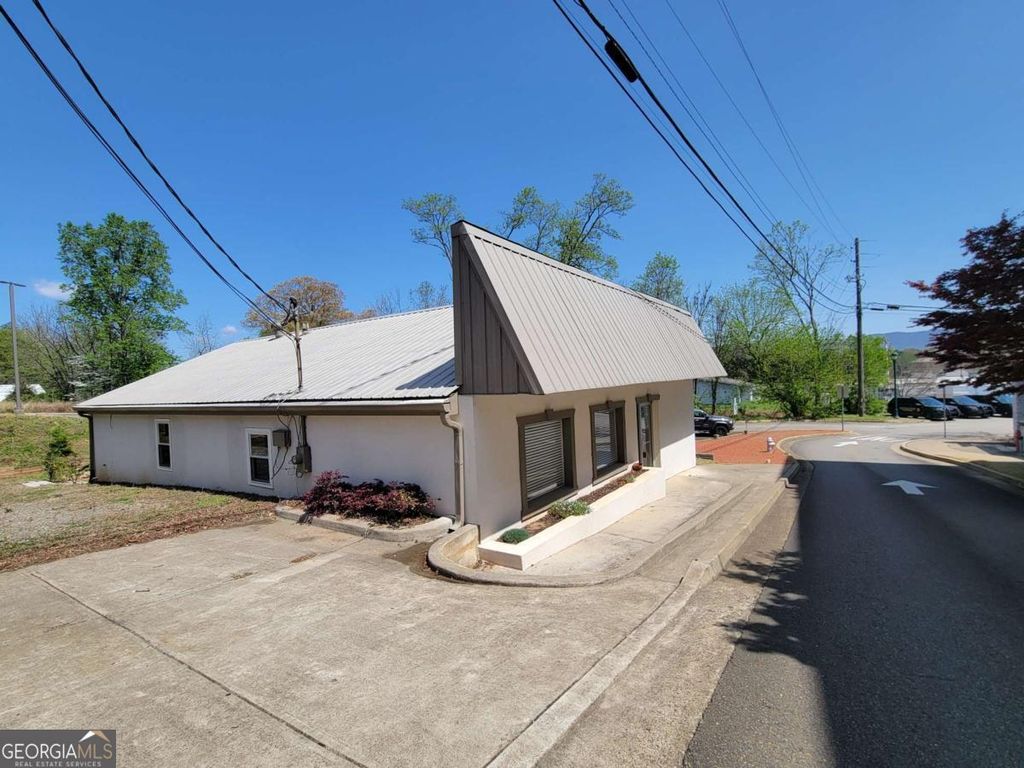 Photo of 37 Court Street, Jasper, GA 30143 (MLS # 10755582)