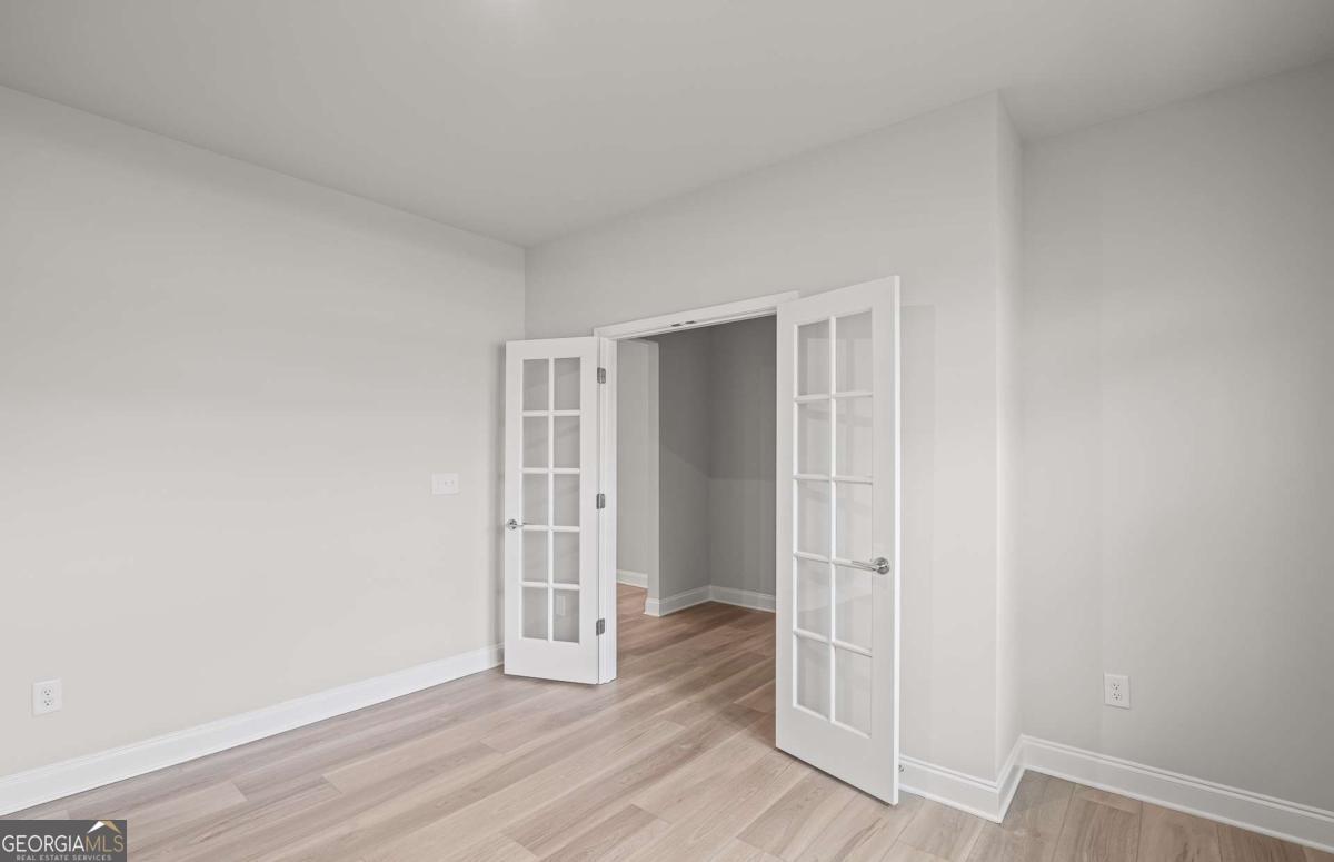 512 Elkwood LN
