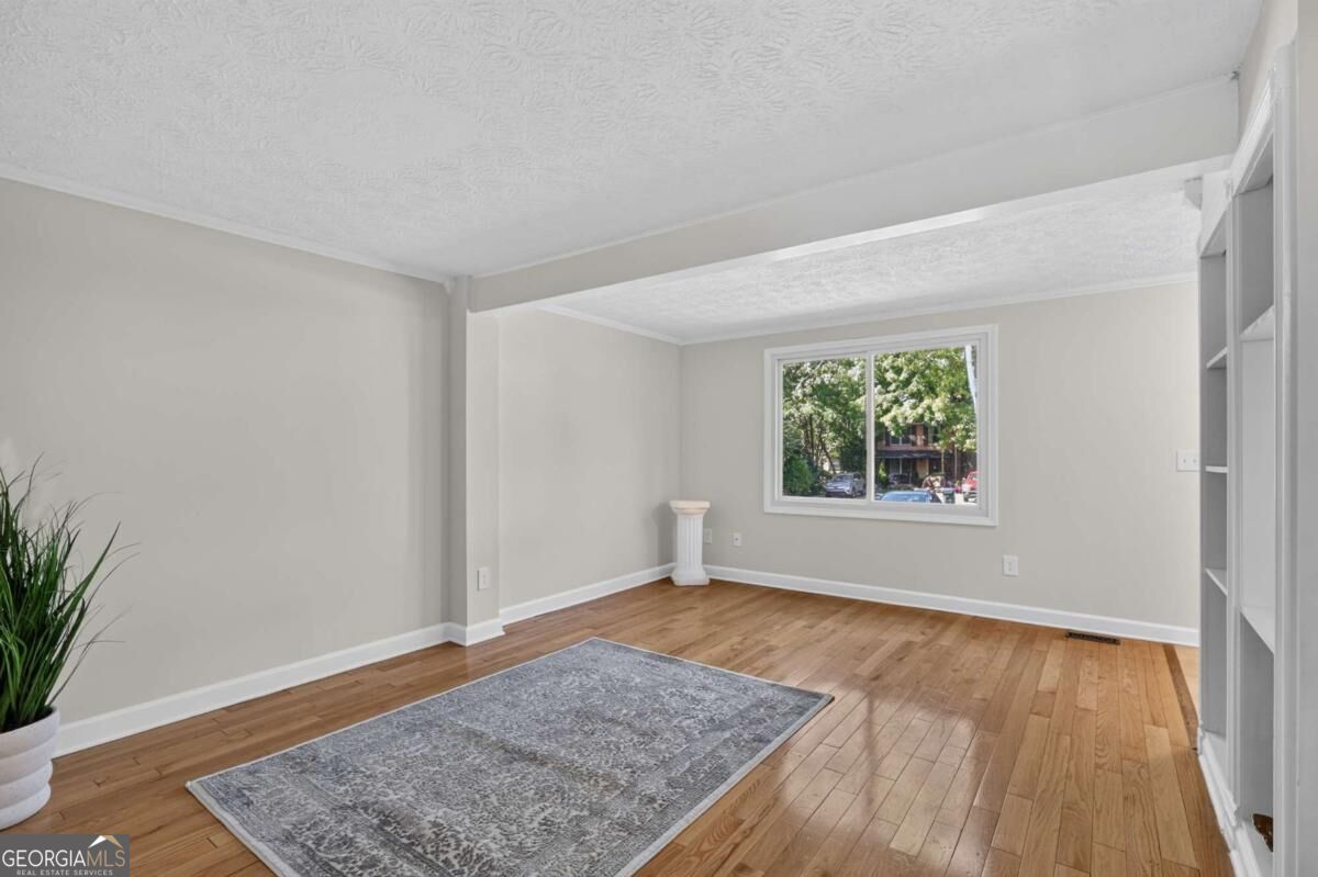 284 Roswell Commons CIR