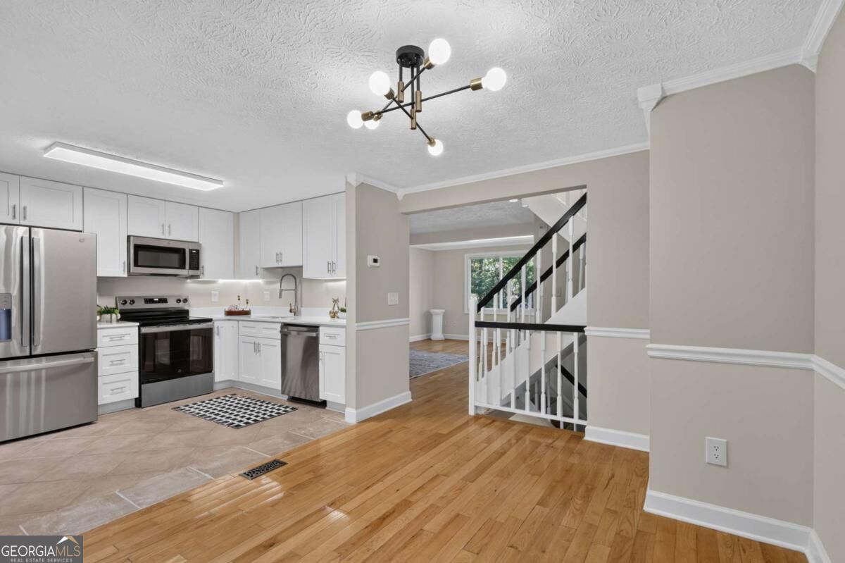 284 Roswell Commons CIR