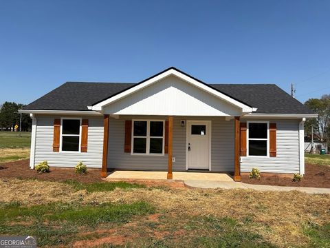 76 Gin AVE Bowersville GA 30516