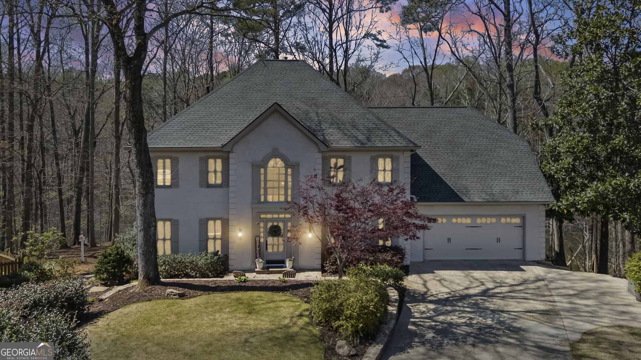 3373 Lake Crest LN NE