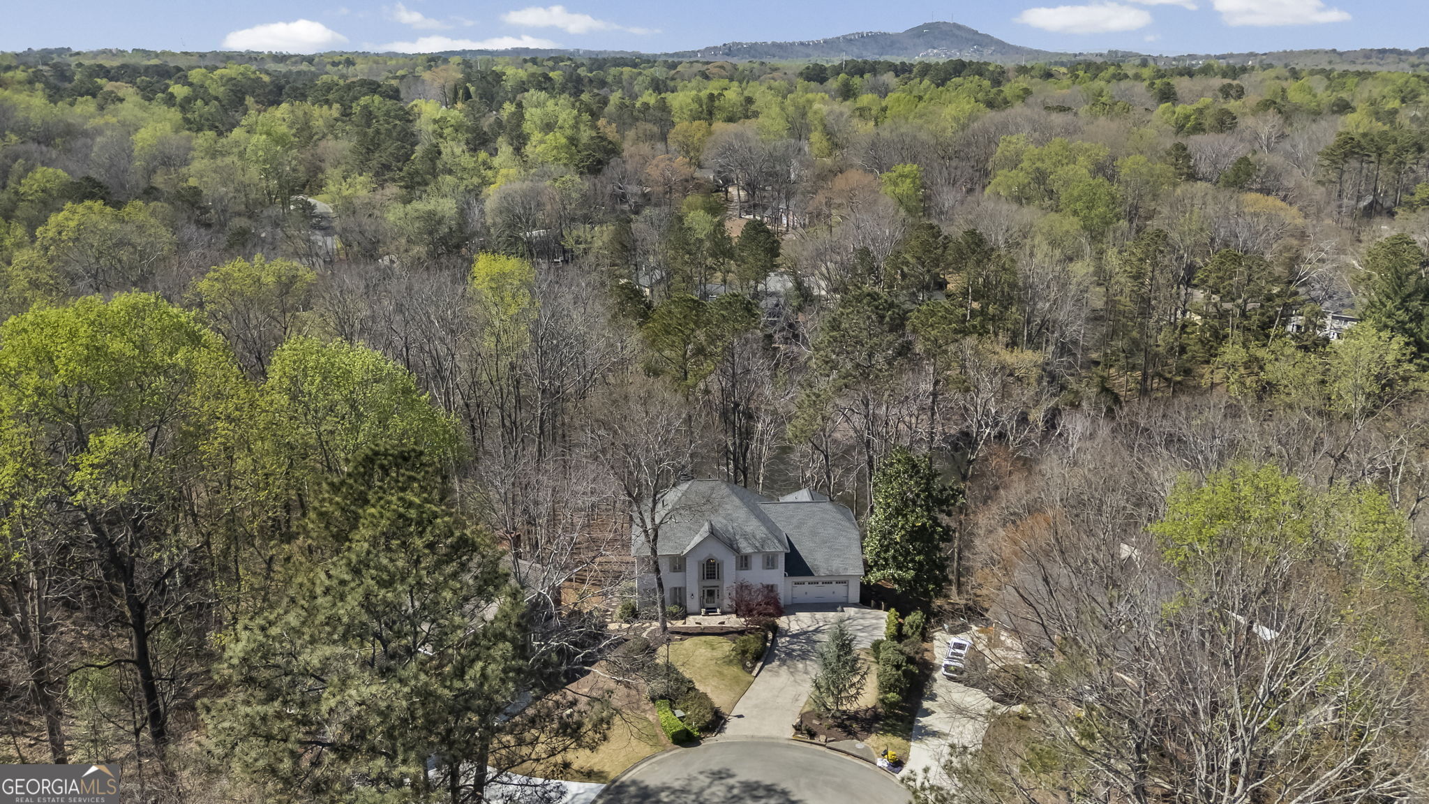 3373 Lake Crest LN NE