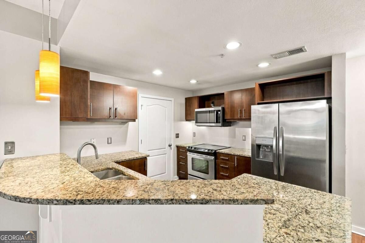 390 17th ST NW 5042