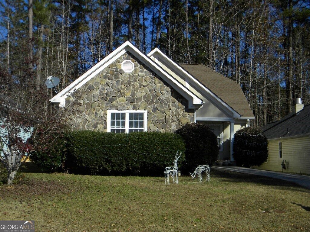 Photo of 551 N Fairfield Drive, Peachtree City, GA 30269 (MLS # 10874861)