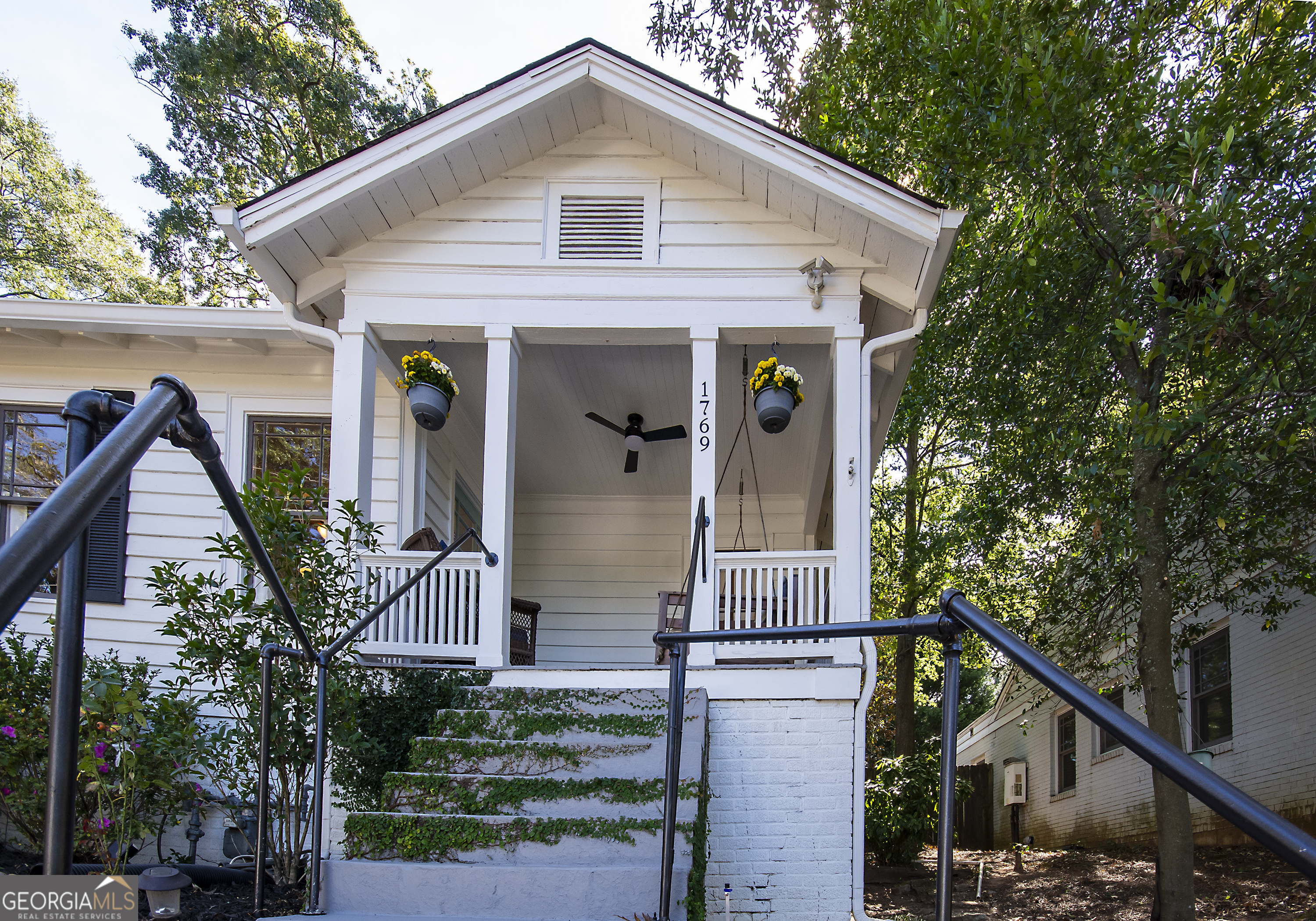 1769 Delaware AVE NE