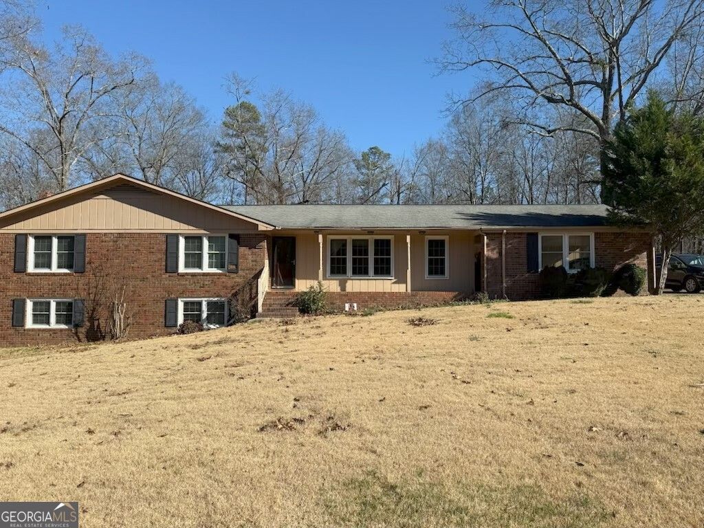 Photo of 224 SE Lake Dr, calhoun, GA 30701 (MLS # 10674272)
